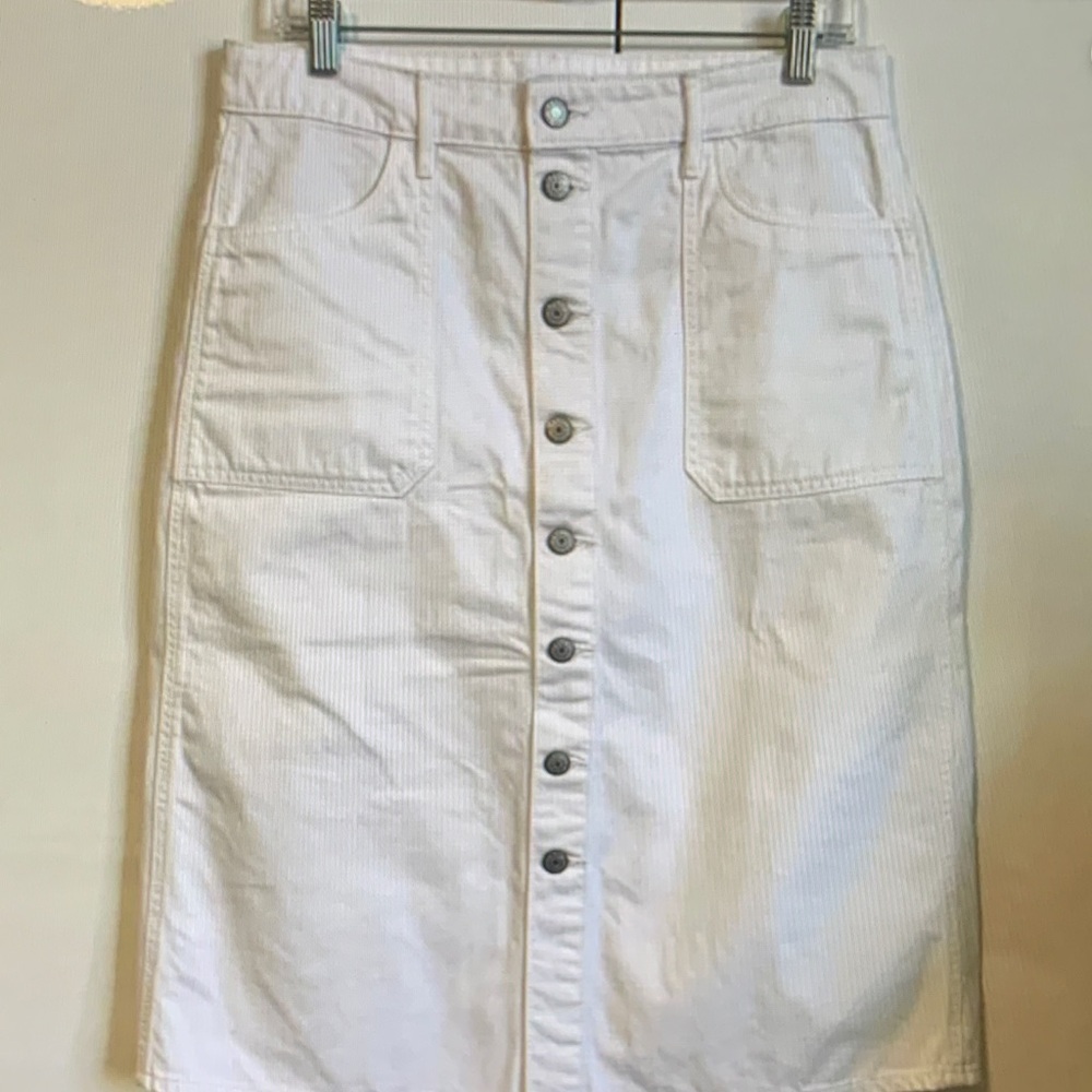 Old Navy White Button-Down Pencil Skirt
